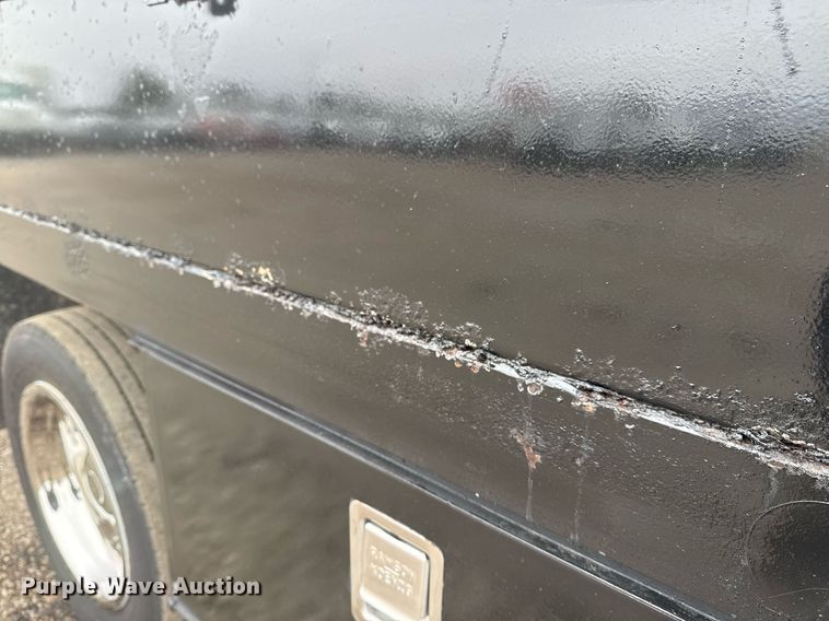 image for item EG2369 2005 Ford F550 Super Duty flatbed truck