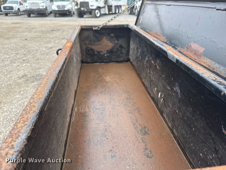 image for item EG2369 2005 Ford F550 Super Duty flatbed truck