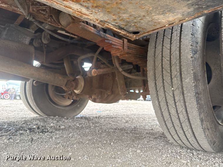 image for item EG2369 2005 Ford F550 Super Duty flatbed truck