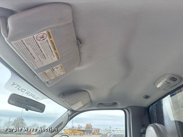 image for item EG2369 2005 Ford F550 Super Duty flatbed truck