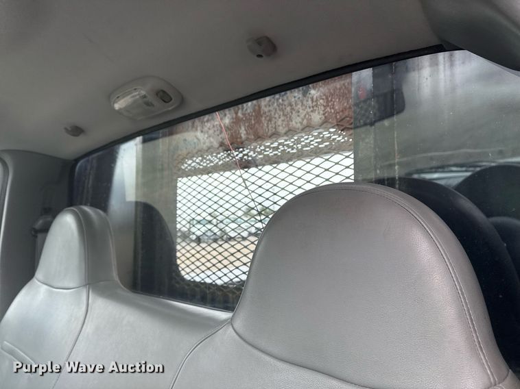 image for item EG2369 2005 Ford F550 Super Duty flatbed truck