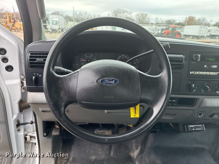 image for item EG2369 2005 Ford F550 Super Duty flatbed truck