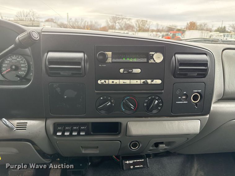 image for item EG2369 2005 Ford F550 Super Duty flatbed truck