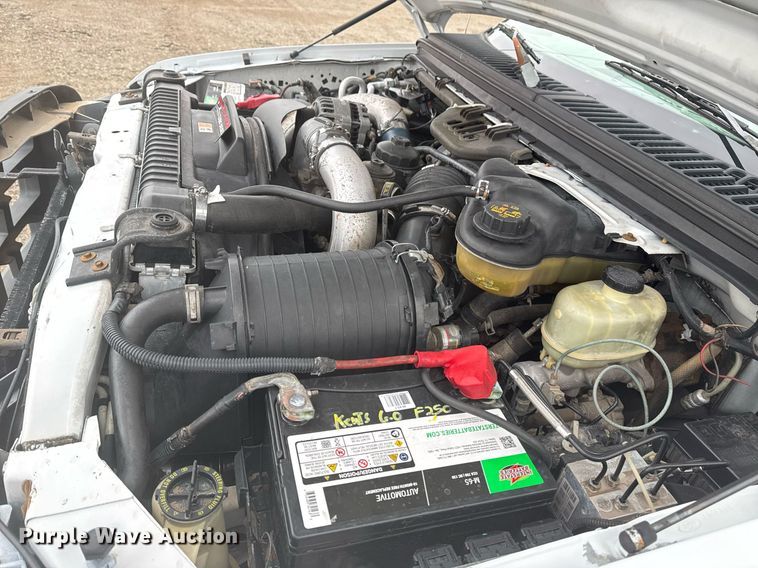 image for item EG2369 2005 Ford F550 Super Duty flatbed truck