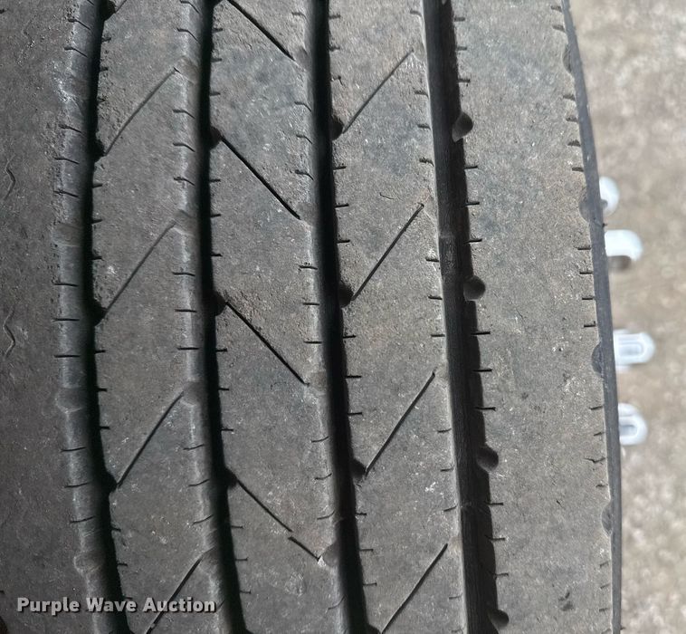 image for item EG2369 2005 Ford F550 Super Duty flatbed truck