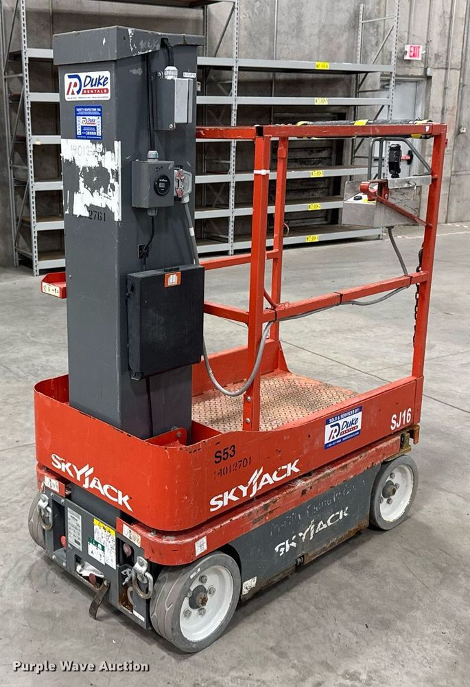 image for item EG7069 2017 Skyjack SJ16 vertical lift