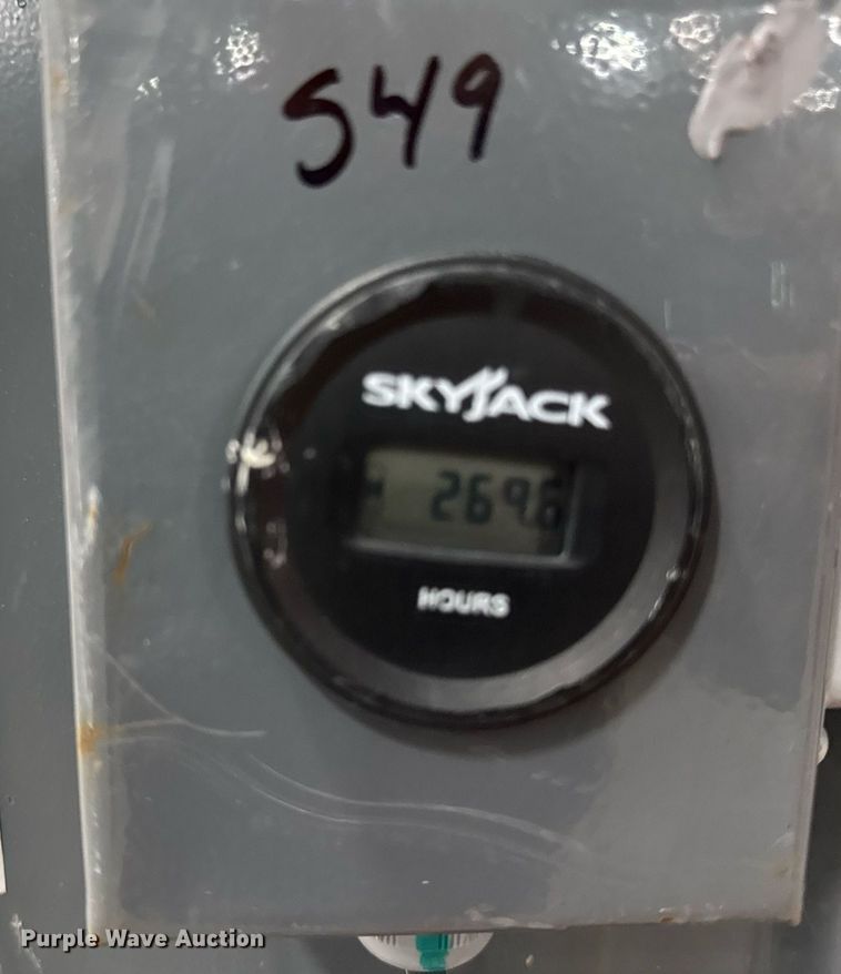 image for item EG7069 2017 Skyjack SJ16 vertical lift