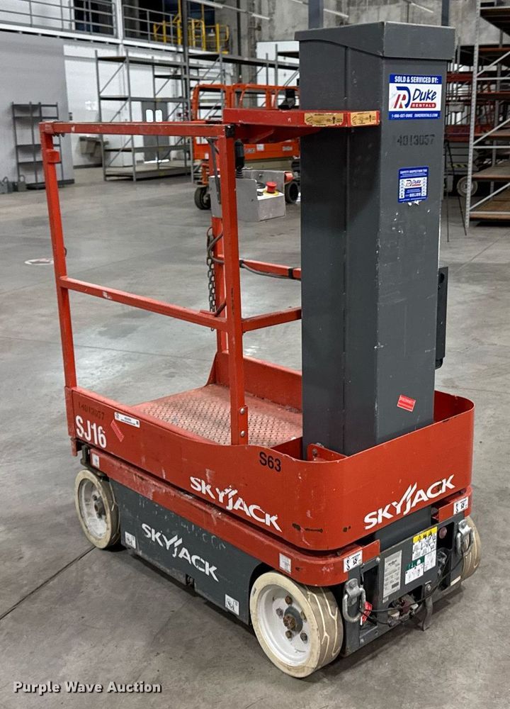 image for item EG7070 2017 Skyjack SJ16 vertical lift