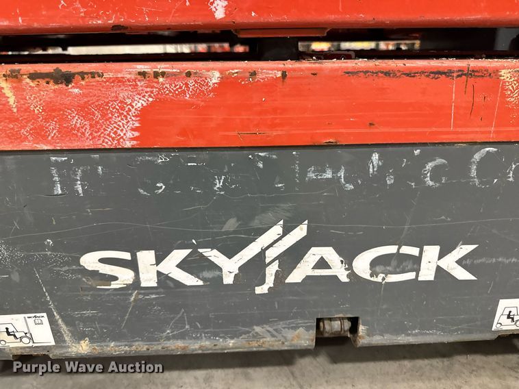 image for item EG7070 2017 Skyjack SJ16 vertical lift