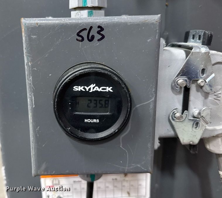 image for item EG7070 2017 Skyjack SJ16 vertical lift