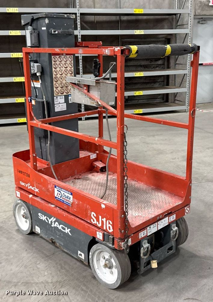 image for item EG7071 2017 Skyjack SJ16 vertical lift