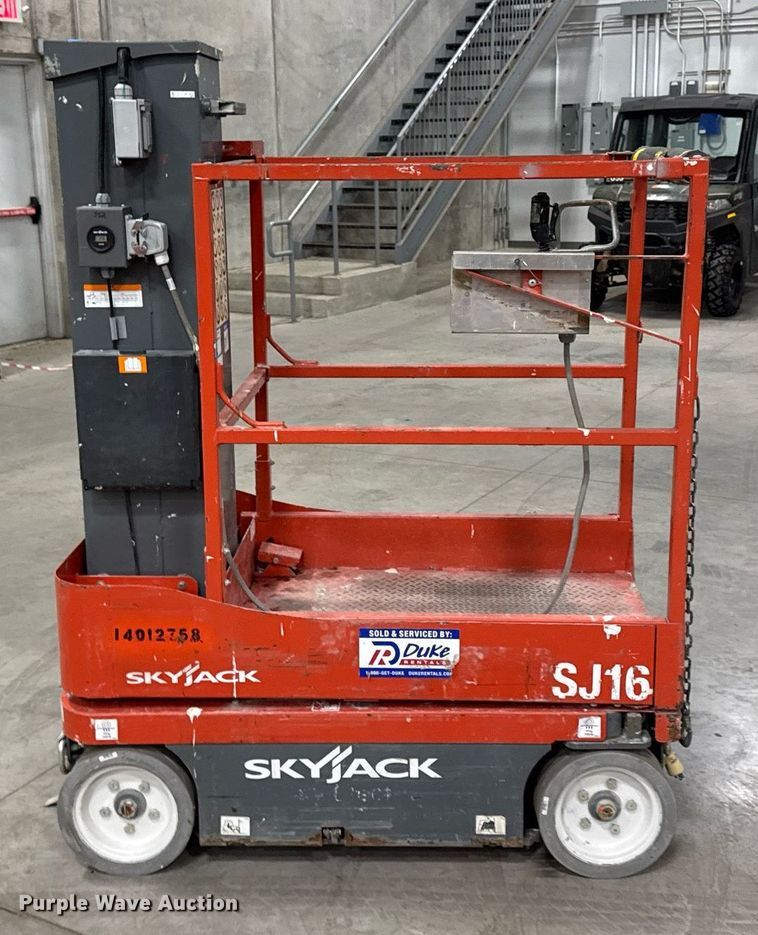 image for item EG7071 2017 Skyjack SJ16 vertical lift