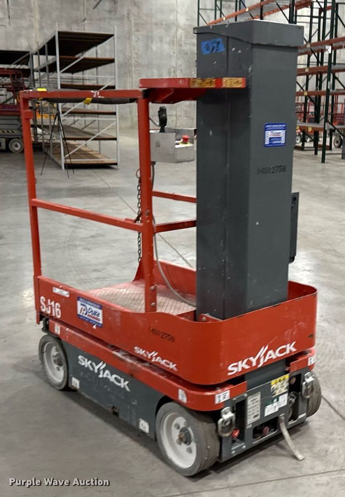 image for item EG7071 2017 Skyjack SJ16 vertical lift