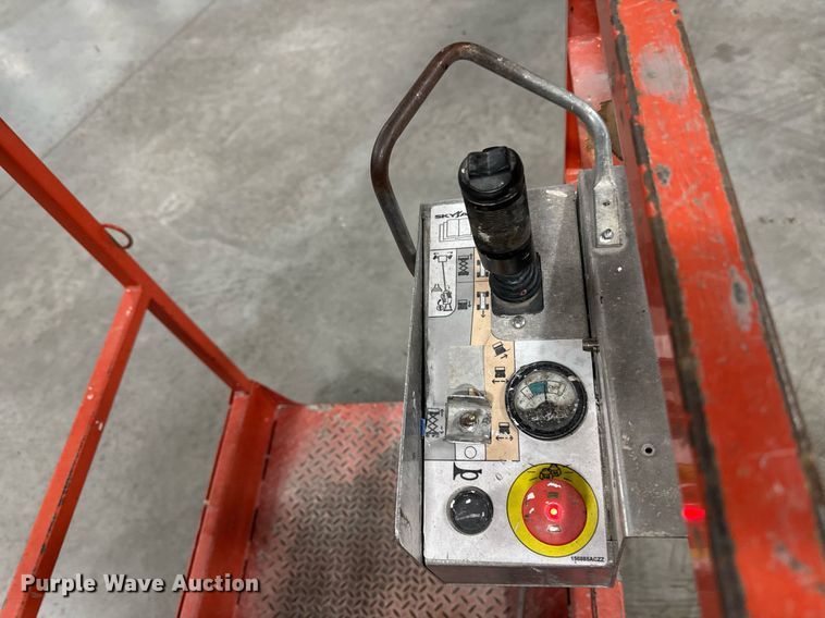 image for item EG7071 2017 Skyjack SJ16 vertical lift