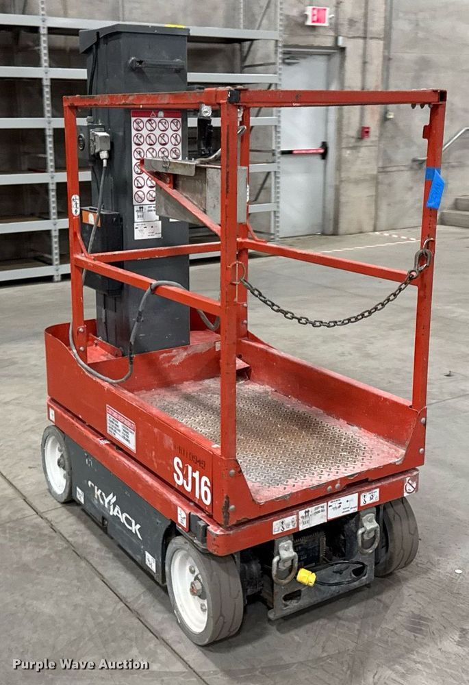 image for item EG7072 2017 Skyjack SJ16 vertical lift