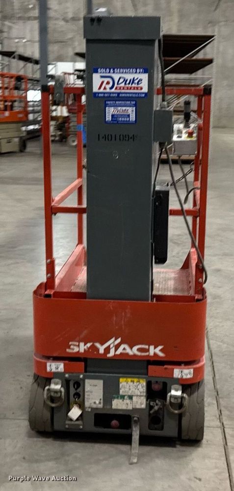 image for item EG7072 2017 Skyjack SJ16 vertical lift
