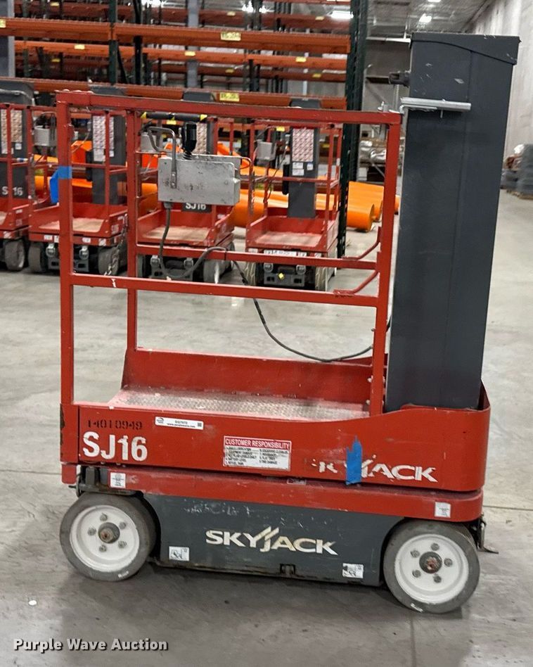 image for item EG7072 2017 Skyjack SJ16 vertical lift
