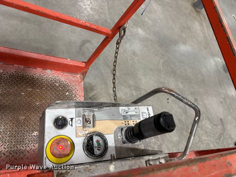 image for item EG7072 2017 Skyjack SJ16 vertical lift