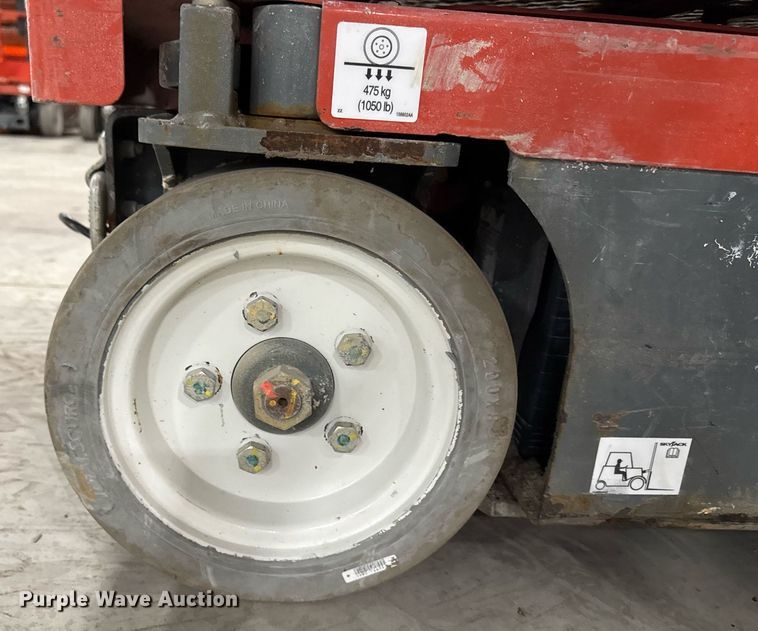 image for item EG7072 2017 Skyjack SJ16 vertical lift