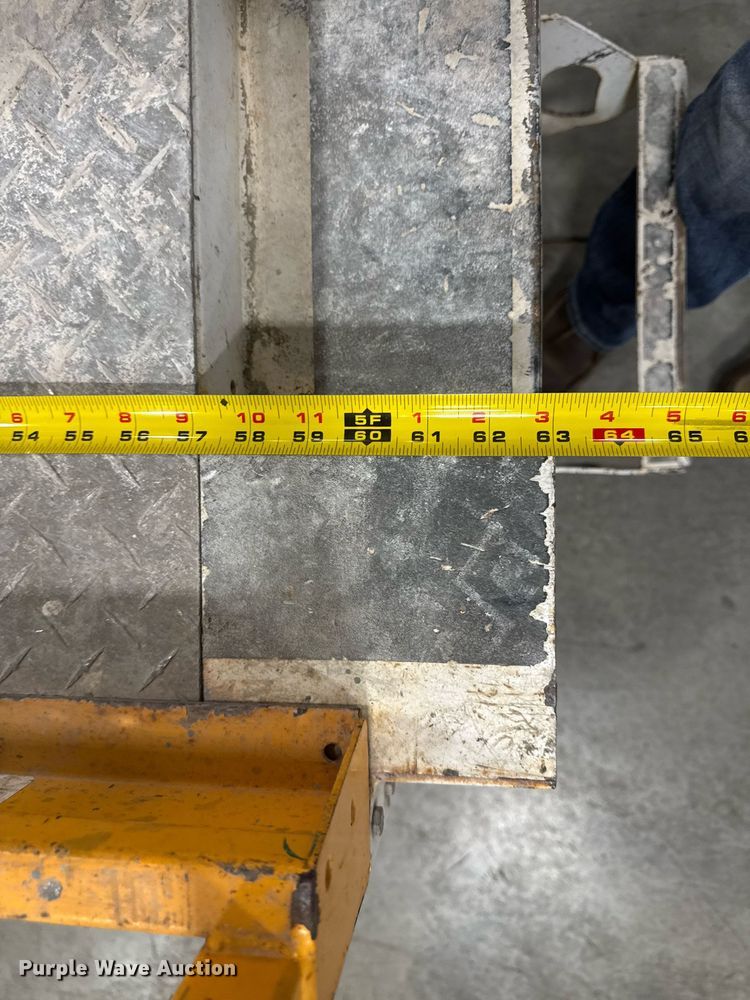 image for item EG7074 2015 Hy-Brid HB-1430 scissor lift