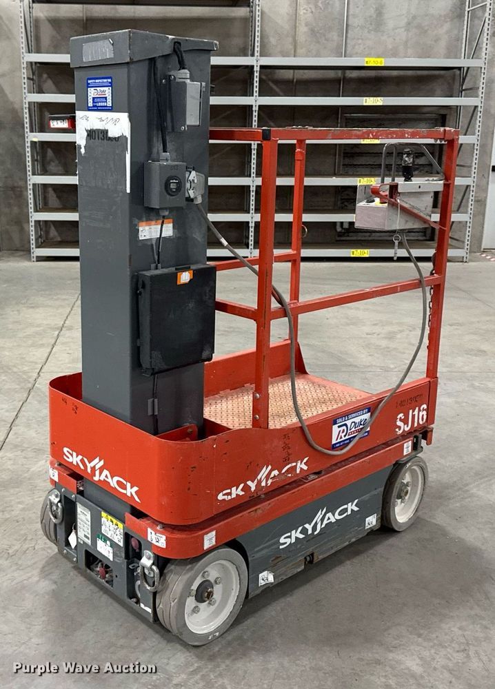 image for item EG7075 2017 Skyjack SJ16 vertical lift