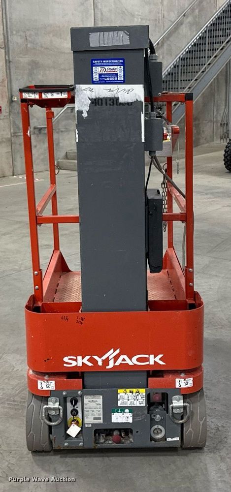 image for item EG7075 2017 Skyjack SJ16 vertical lift