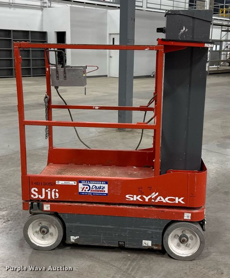image for item EG7075 2017 Skyjack SJ16 vertical lift
