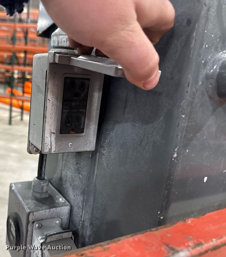 image for item EG7075 2017 Skyjack SJ16 vertical lift