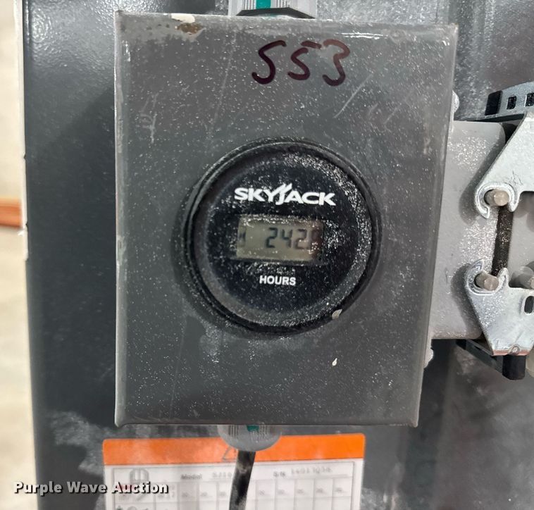 image for item EG7075 2017 Skyjack SJ16 vertical lift