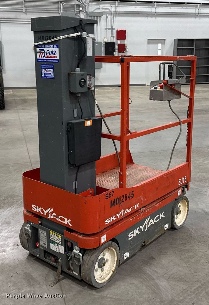 image for item EG7076 2017 Skyjack SJ16 vertical lift
