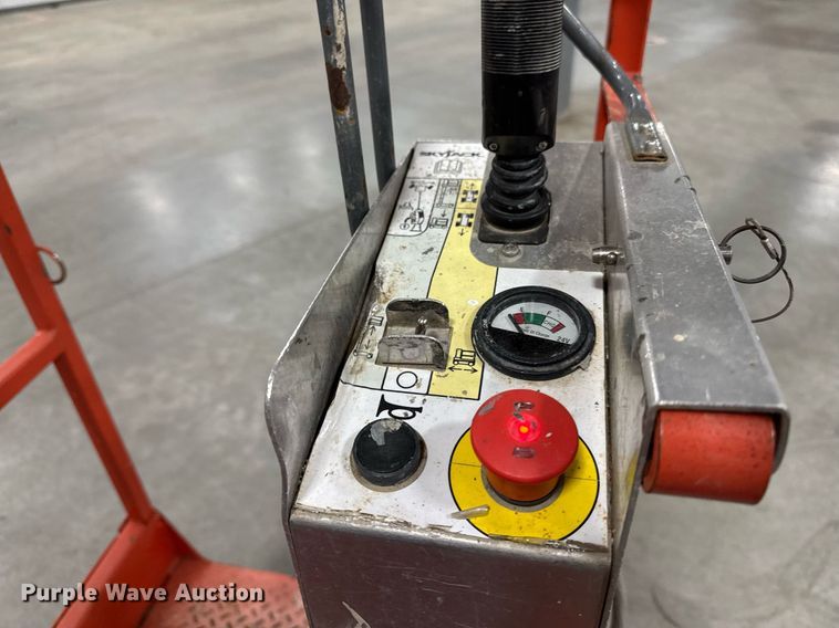 image for item EG7076 2017 Skyjack SJ16 vertical lift