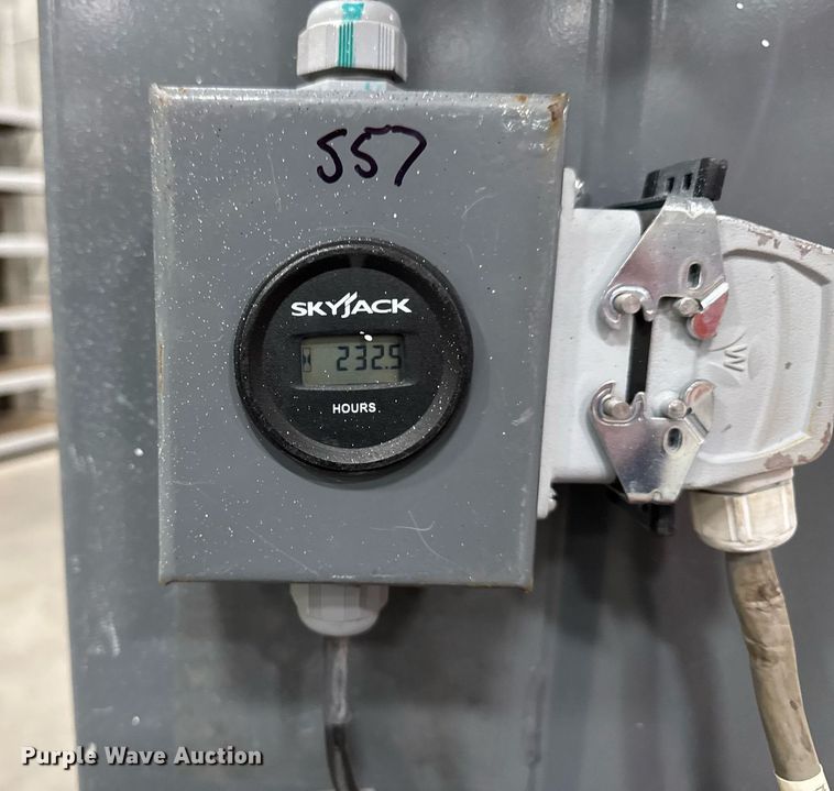 image for item EG7076 2017 Skyjack SJ16 vertical lift