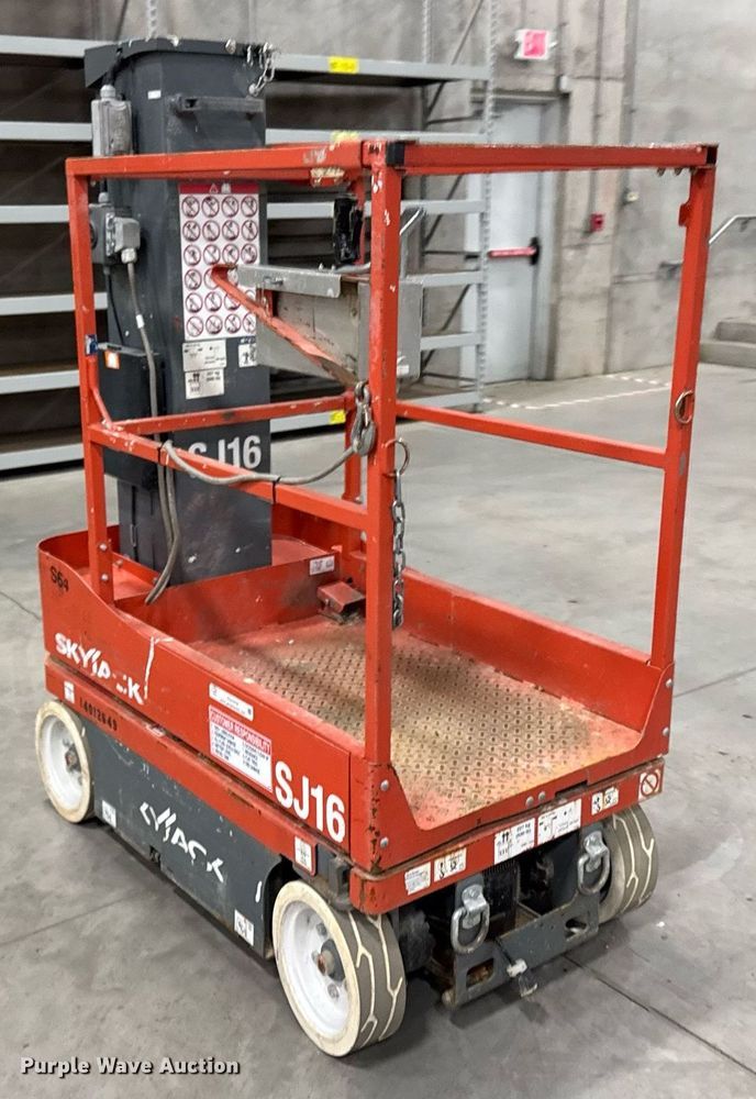 image for item EG7078 2017 Skyjack SJ16 vertical lift