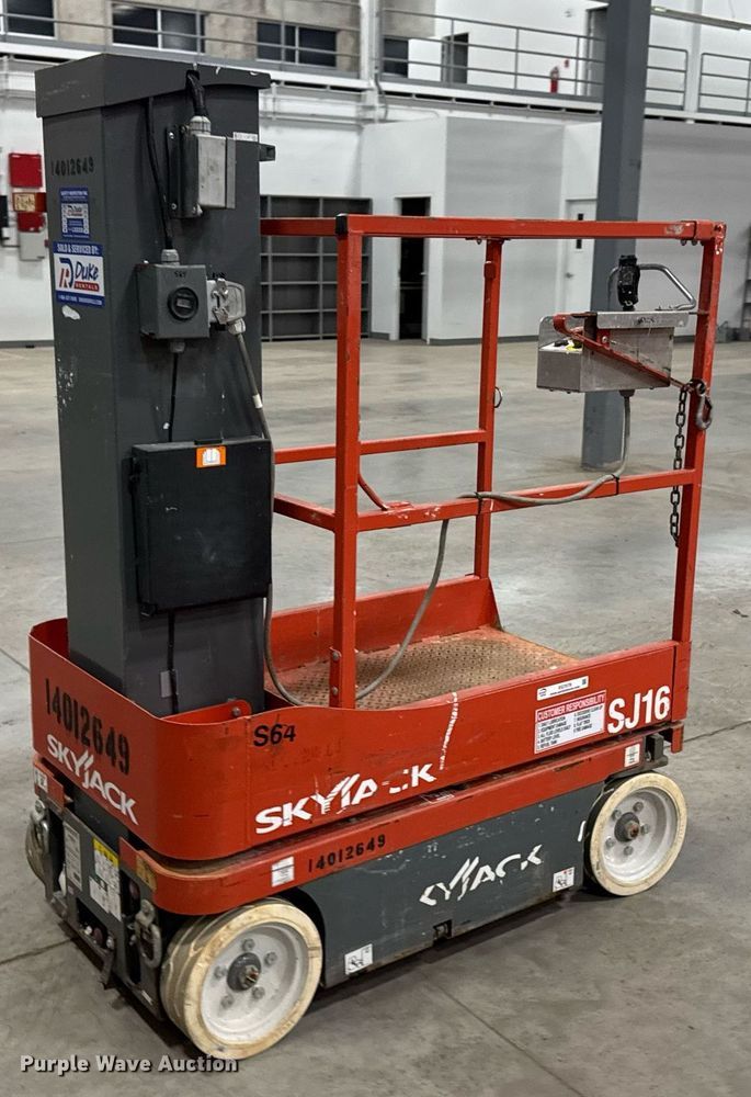 image for item EG7078 2017 Skyjack SJ16 vertical lift
