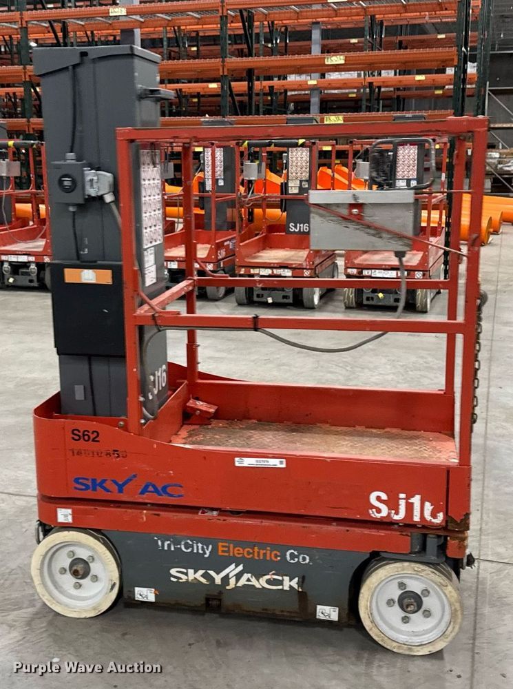 image for item EG7079 2017 Skyjack SJ16 vertical lift