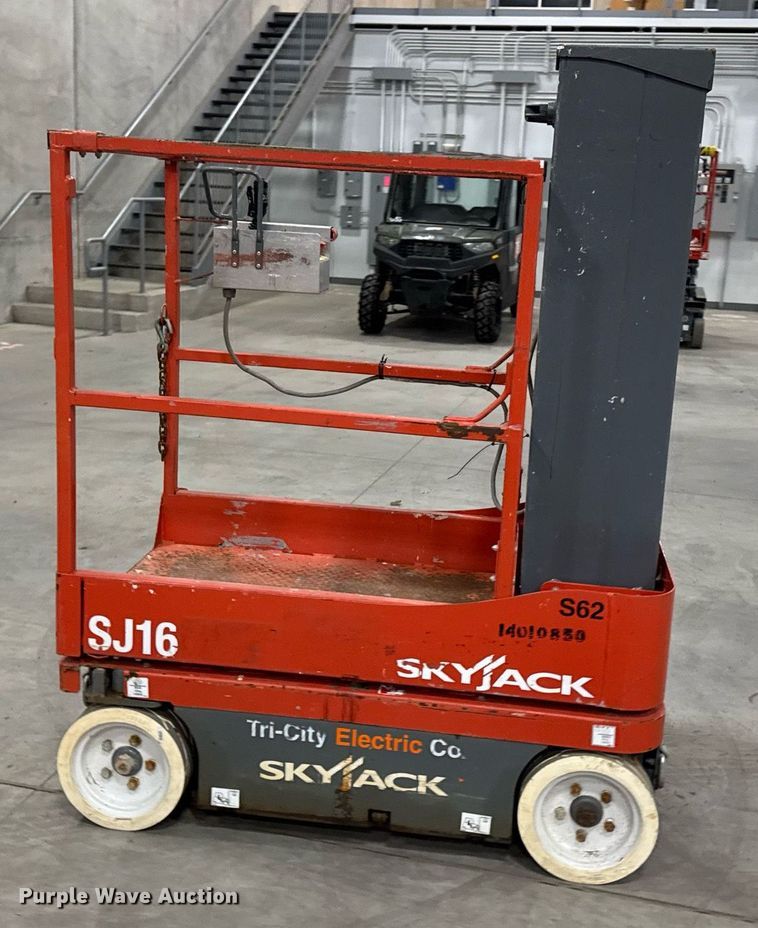 image for item EG7079 2017 Skyjack SJ16 vertical lift