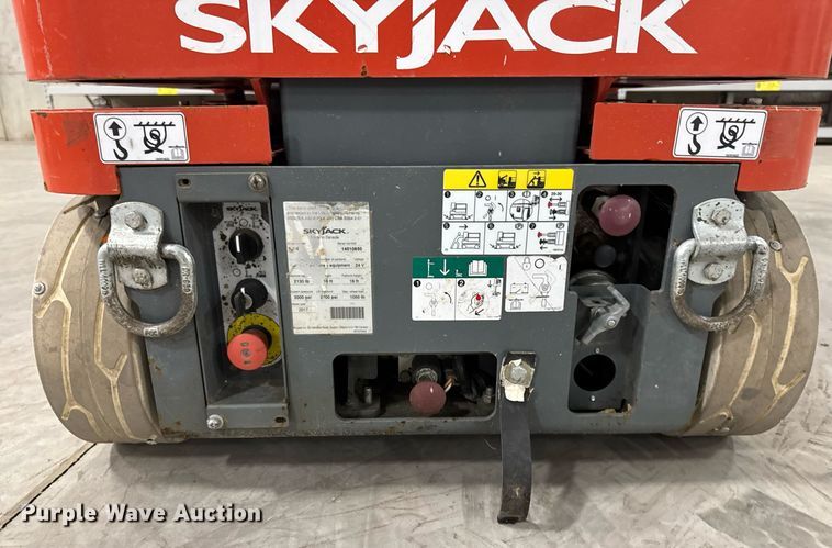 image for item EG7079 2017 Skyjack SJ16 vertical lift