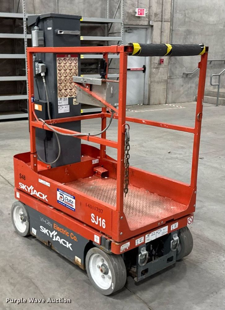 image for item EG7080 2017 Skyjack SJ16 vertical lift