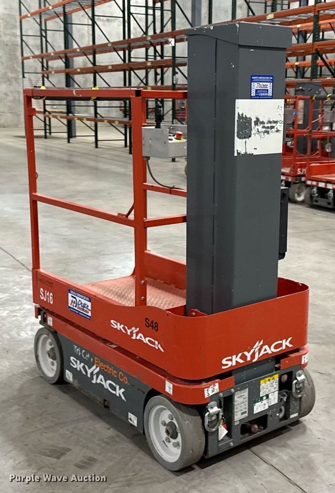 image for item EG7080 2017 Skyjack SJ16 vertical lift