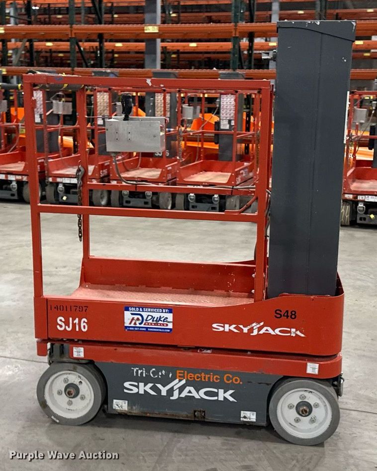 image for item EG7080 2017 Skyjack SJ16 vertical lift