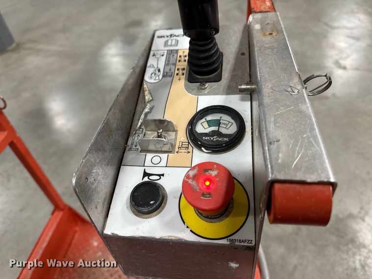 image for item EG7080 2017 Skyjack SJ16 vertical lift