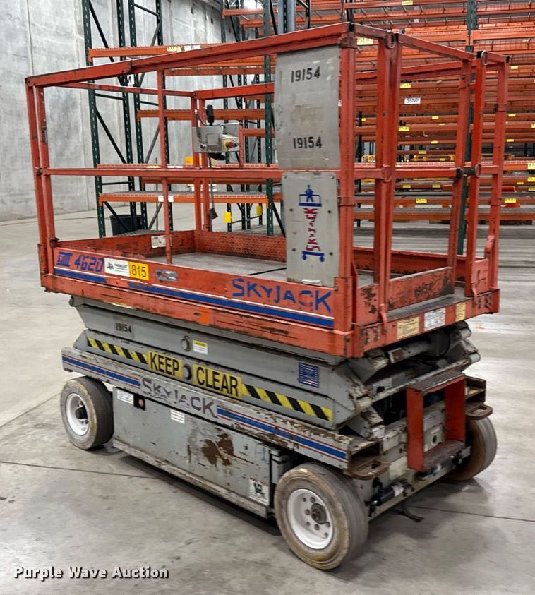 image for item EG7081 1999 Skyjack SJ-4620 scissor lift