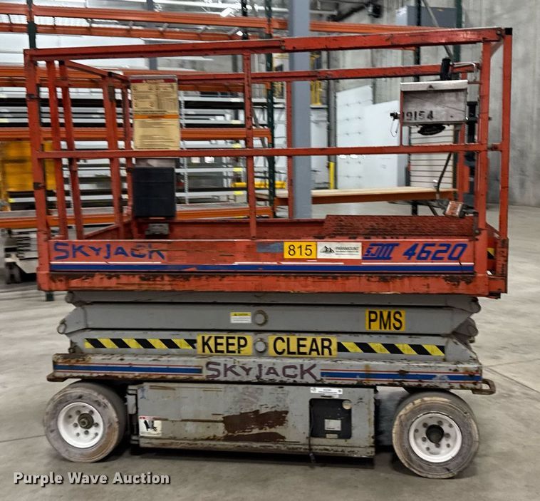 image for item EG7081 1999 Skyjack SJ-4620 scissor lift