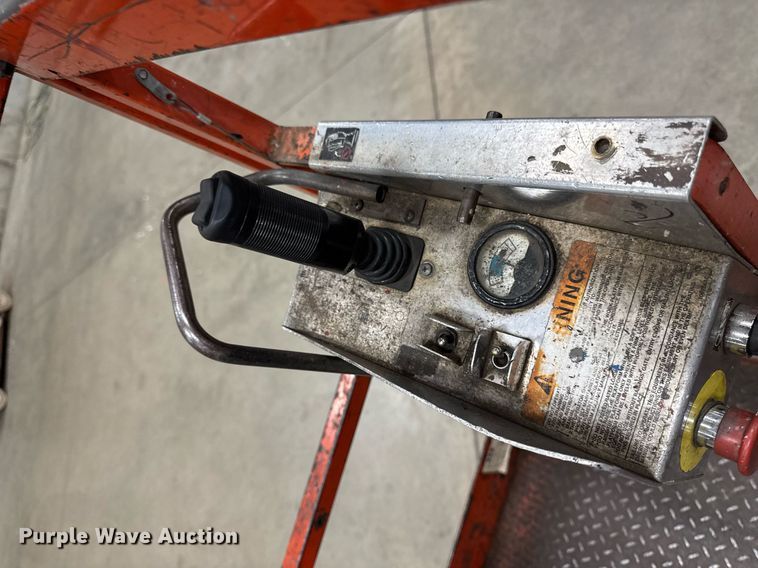 image for item EG7081 1999 Skyjack SJ-4620 scissor lift