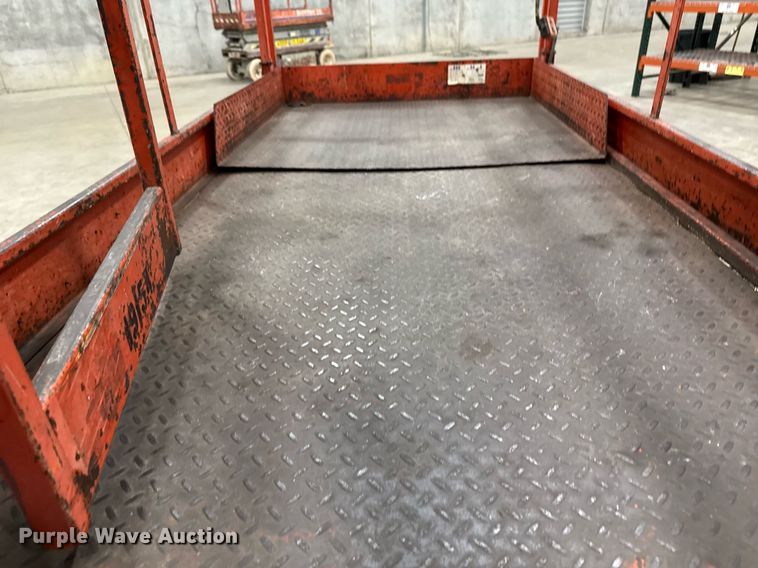 image for item EG7081 1999 Skyjack SJ-4620 scissor lift