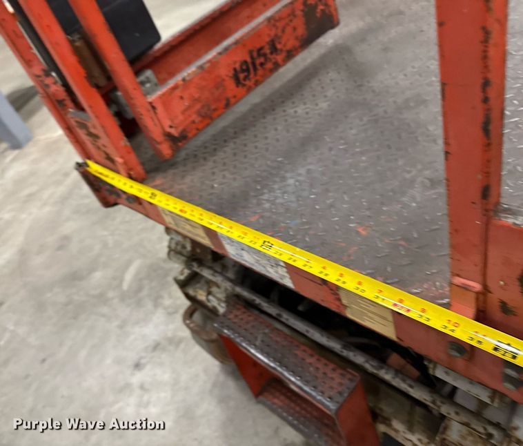 image for item EG7081 1999 Skyjack SJ-4620 scissor lift