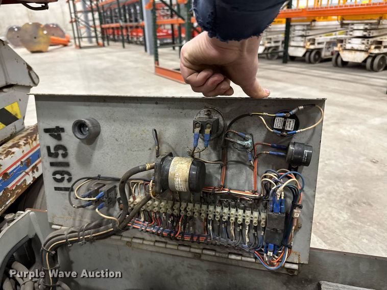 image for item EG7081 1999 Skyjack SJ-4620 scissor lift