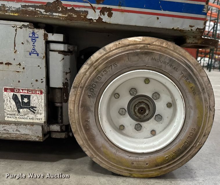 image for item EG7081 1999 Skyjack SJ-4620 scissor lift