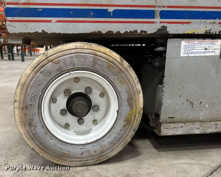 image for item EG7081 1999 Skyjack SJ-4620 scissor lift