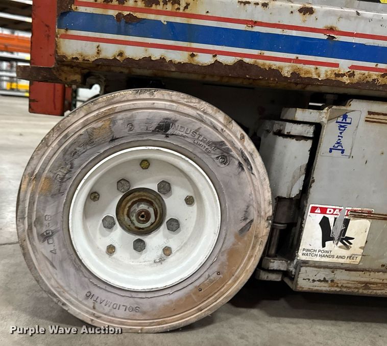 image for item EG7081 1999 Skyjack SJ-4620 scissor lift